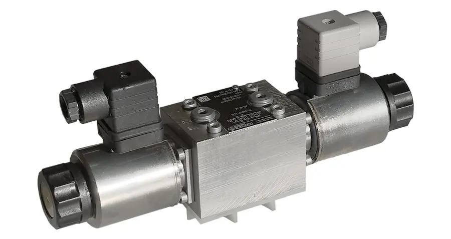 3 Position 4 Port Solenoid Operated 1.jpg