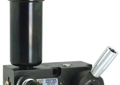 Self-Closing Manual Release Decoupler with External Accumulator