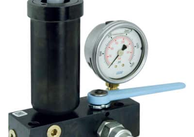 Single-Acting Manual Shutoff Valve Decouplers Vertical Accumulator, Manual Shutoff Valve Decoupler